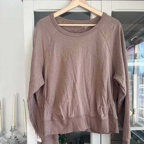 Athleta Ruched Crew - Picture 2 of 5